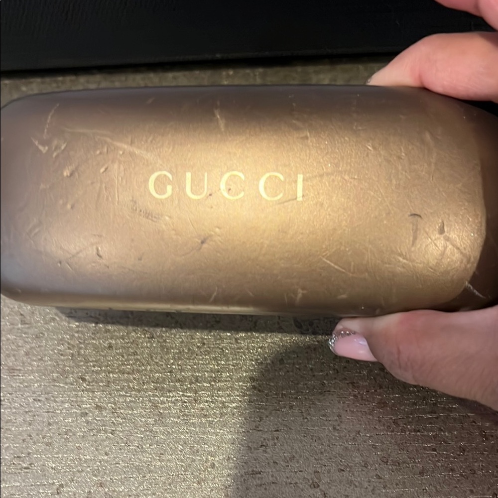 Gucci Black and Silver Glasses Timeless Elegance - Picture 3 of 13